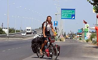 Bisikletiyle dünya turuna çıkan Alman Türklere hayran kaldı