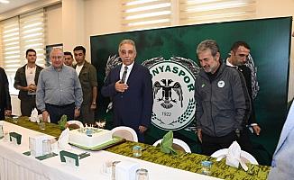 Konyaspor'dan Vali Toprak'a sürpriz