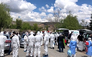 "Bizi koronadan koru" diye gittikleri üfürükçü kadın, virüsü tüm mahalleye bulaştırdı