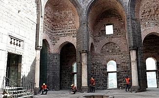 Diyarbakır'da 1800 yıllık Saint George Kilisesi onarılıyor