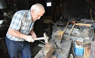 Osmanlı'dan günümüze 'Bıçakçılar Mahallesi'nde çekiç sesi eksik olmuyor