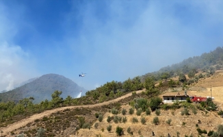 Antalya'nın Gazipaşa ilçesindeki orman yangınına müdahale ediliyor