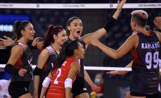 A Milli Kadın Voleybol Takımı 4'te 4 yaptı