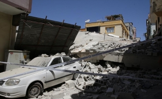 Gaziantep'te 5 katlı boş bina çöktü