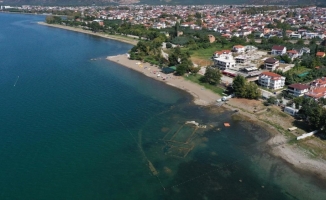 İznik Gölü'nün bazı bölümlerinde su kıyıdan 30 metre çekildi