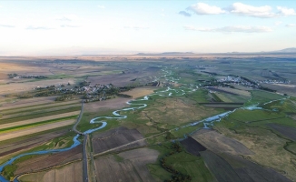 Kars'taki menderesler her mevsim güzelliğiyle cezbediyor