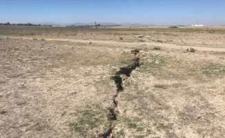 Konya Ovası'ndaki yüzey yarıkları yerleşim yerlerine ulaştı