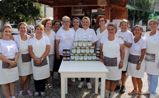 Urla'daki kadın kooperatifi ilk ihracatını yaptı