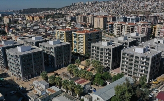 İzmir'de depremzedeler yeni evlerine kavuşmaya başlıyor