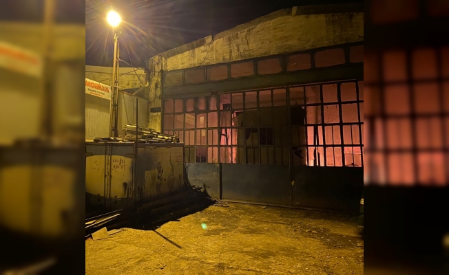 Sanayi sitesindeki yangın gece bekçilerinin ihbarıyla söndürüldü