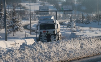 Bolu Dağı'nda kar yağışı etkisini kaybetti