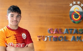 Galatasaray altyapıdan Selman Faruk Dibek'i profesyonel yaptı