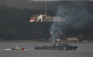 Rus donanmasına ait gemiler Çanakkale Boğazı'ndan geçti