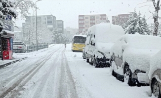 İstanbul'da kar yağışı etkisini sürdürüyor