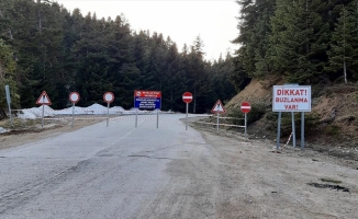 Abant-Taşkesti kara yolu heyelan riski nedeniyle ulaşıma kapatıldı