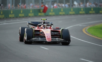 F1 Avustralya Grand Prix'sini Leclerc kazandı