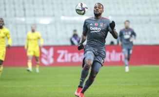 PFDK, Beşiktaşlı futbolcu Larin'e 1 maç men cezası verdi