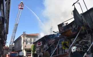 Afyonkarahisar'da çıkan yangında 15 iş yeri kullanılamaz hale geldi