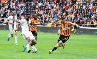 Beşiktaş, Yukatel Kayserispor'u deplasmanda 3-2 yendi