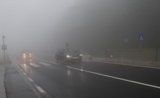 Bolu Dağı'nda sis ve sağanak etkili oluyor