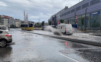 İstanbul'da gök gürültülü sağanak etkili oluyor