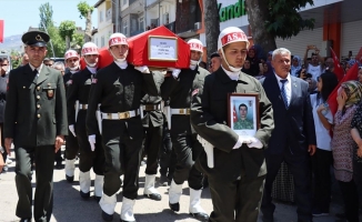 Şehit Piyade Sözleşmeli Er Özer, Adıyaman'da toprağa verildi