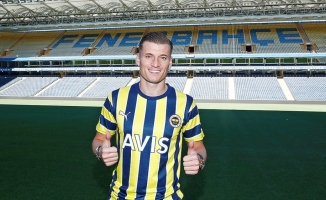 Fenerbahçe, Ezgjan Alioski'nin transferini duyurdu